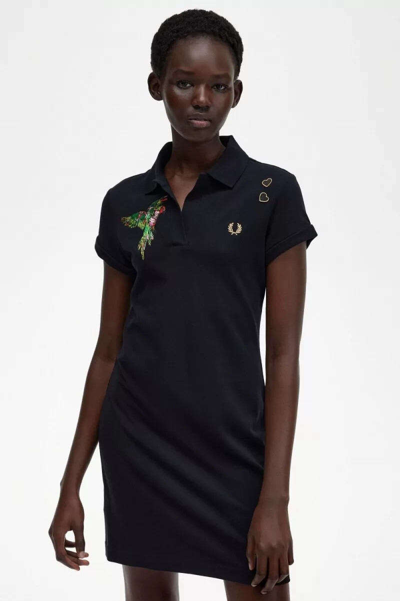abito da donna in piqué ricamato fred perry nero