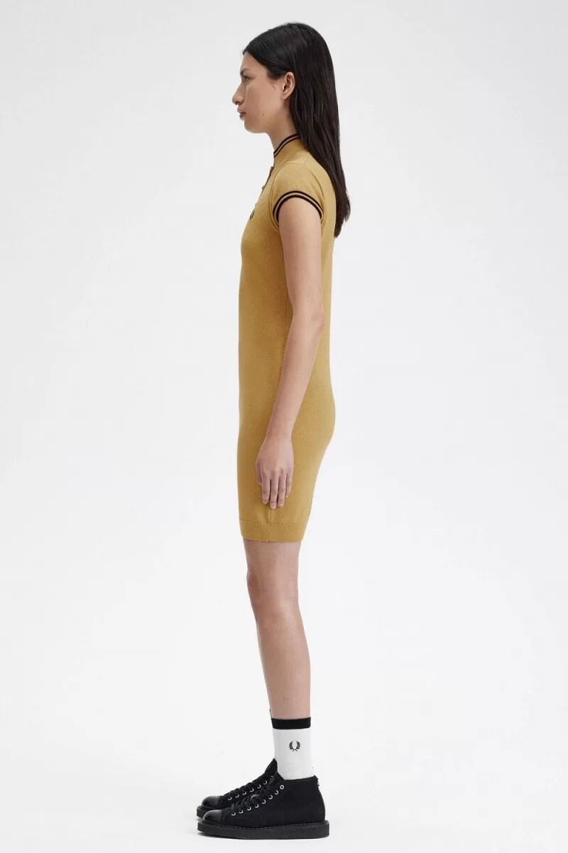 abito da donna in maglia metallizzata fred perry 1964 oro