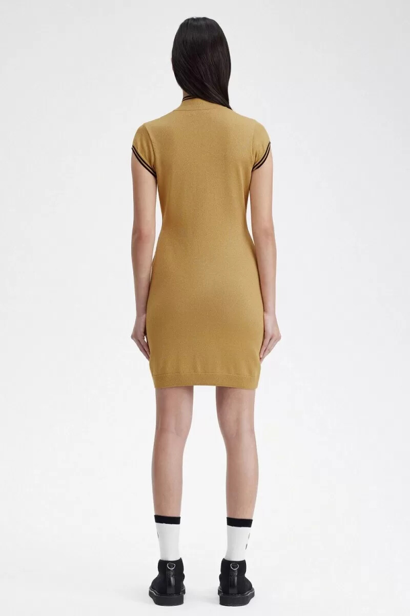 abito da donna in maglia metallizzata fred perry 1964 oro