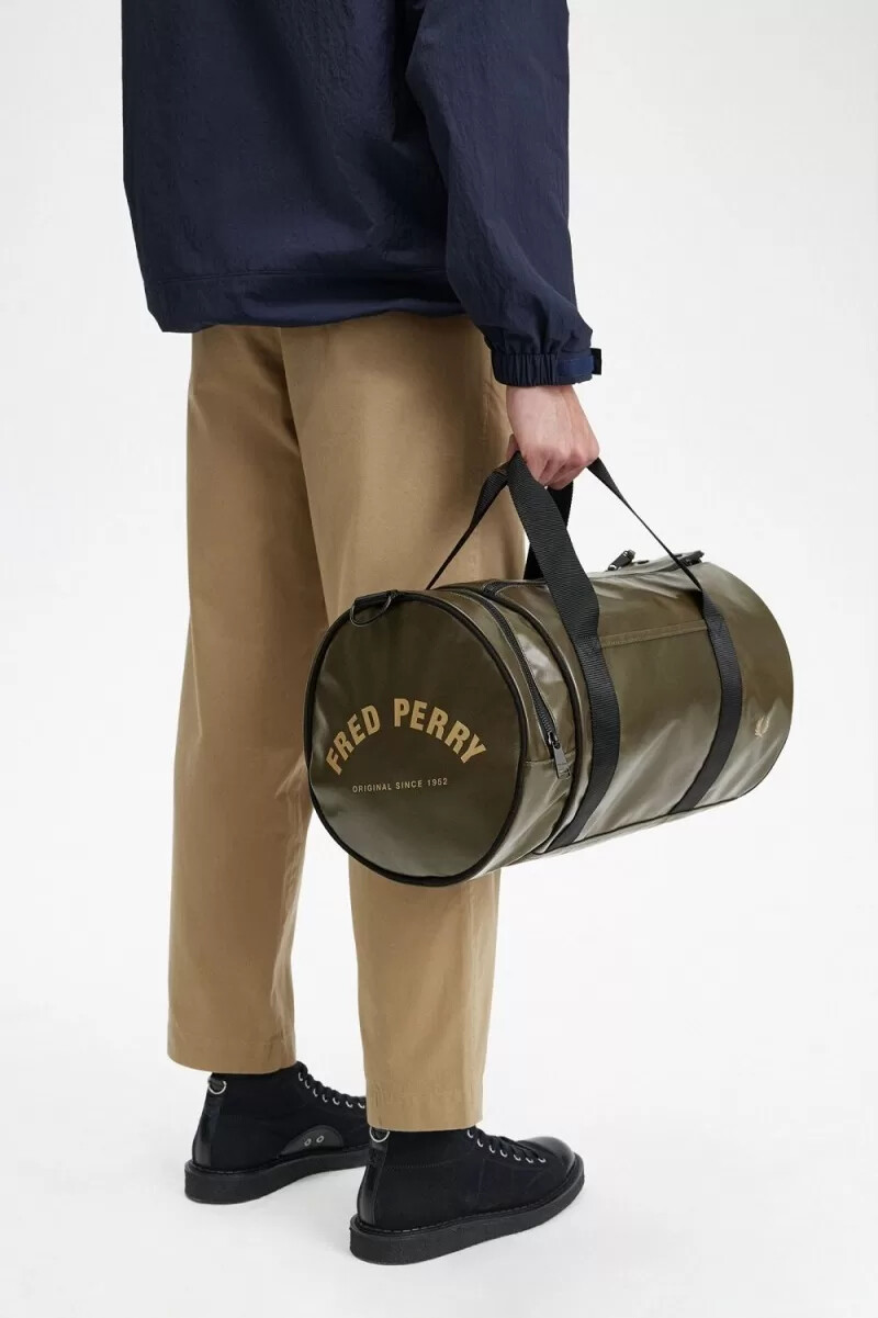 fred perry tonal barrel borse da uomo uniform green gold