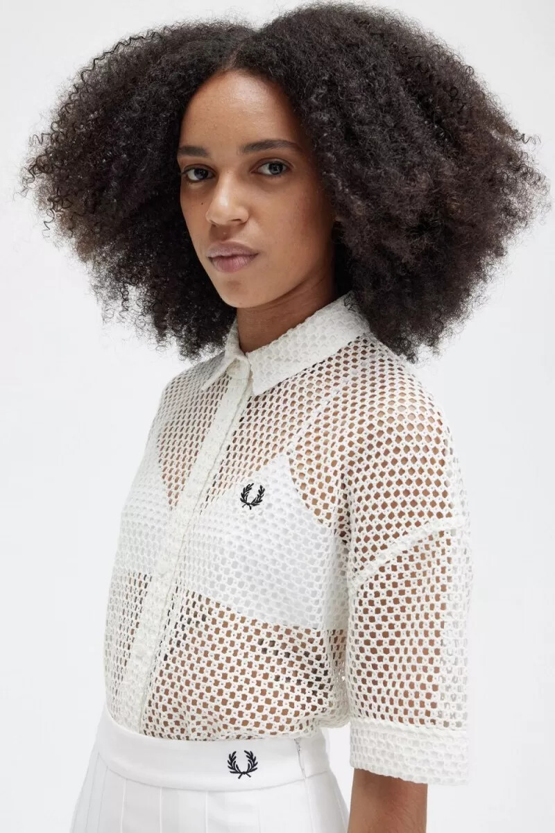 camicia da donna fred perry open-knit colore bianco neve