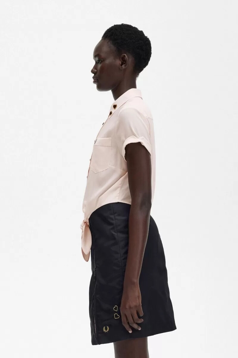 camicia da donna fred perry con fiocco ricamato rosa latte