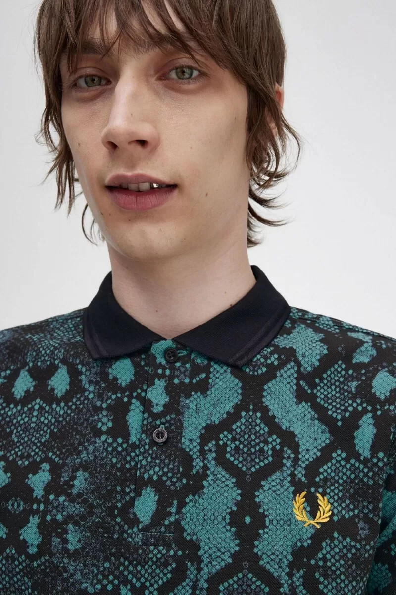 camicia da uomo fred perry con stampa serpente colore menta intenso