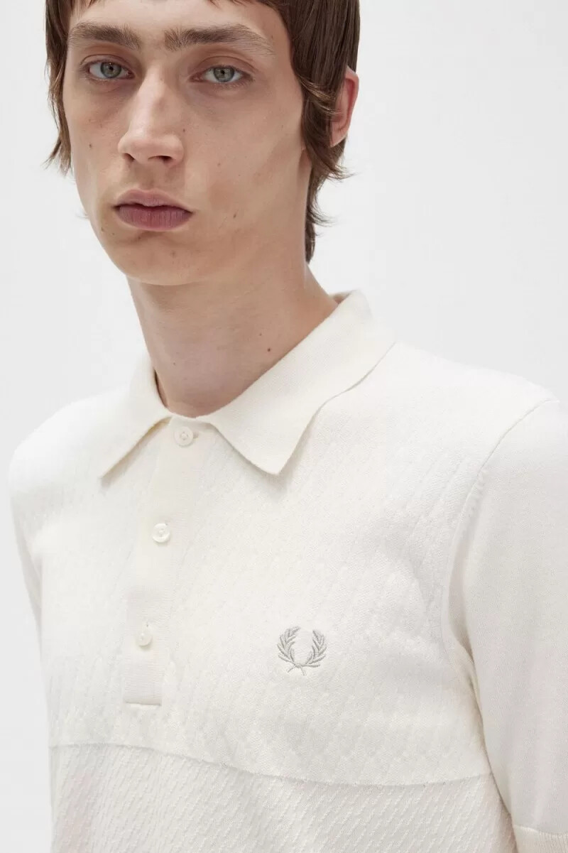 camicia da uomo in maglia con pannello tonale fred perry beige