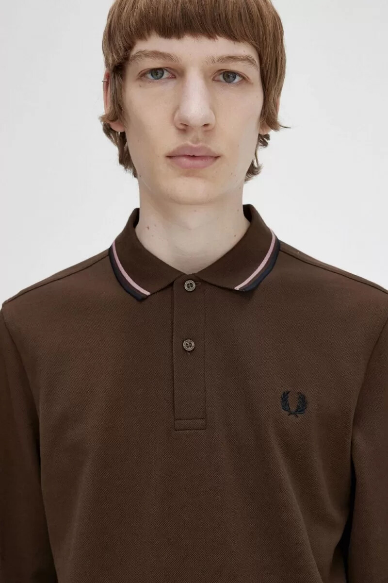 fred perry m3636 camicia da uomo burnt tobacco rosa scuro nero