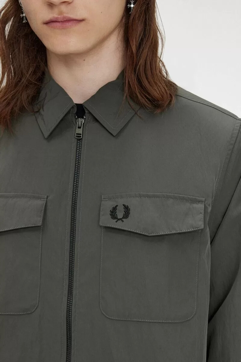 camicia leggera da uomo fred perry con zip colore verde campo