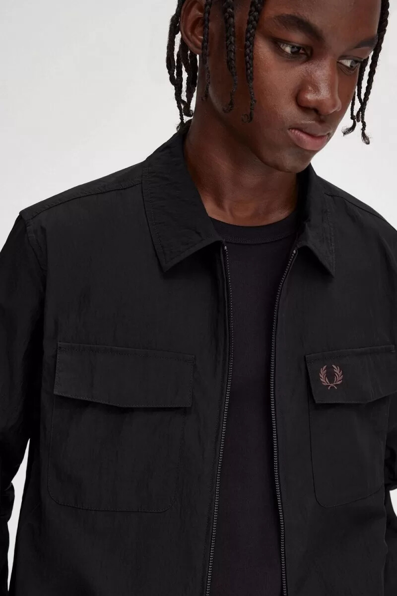 camicia da uomo con zip fred perry nera