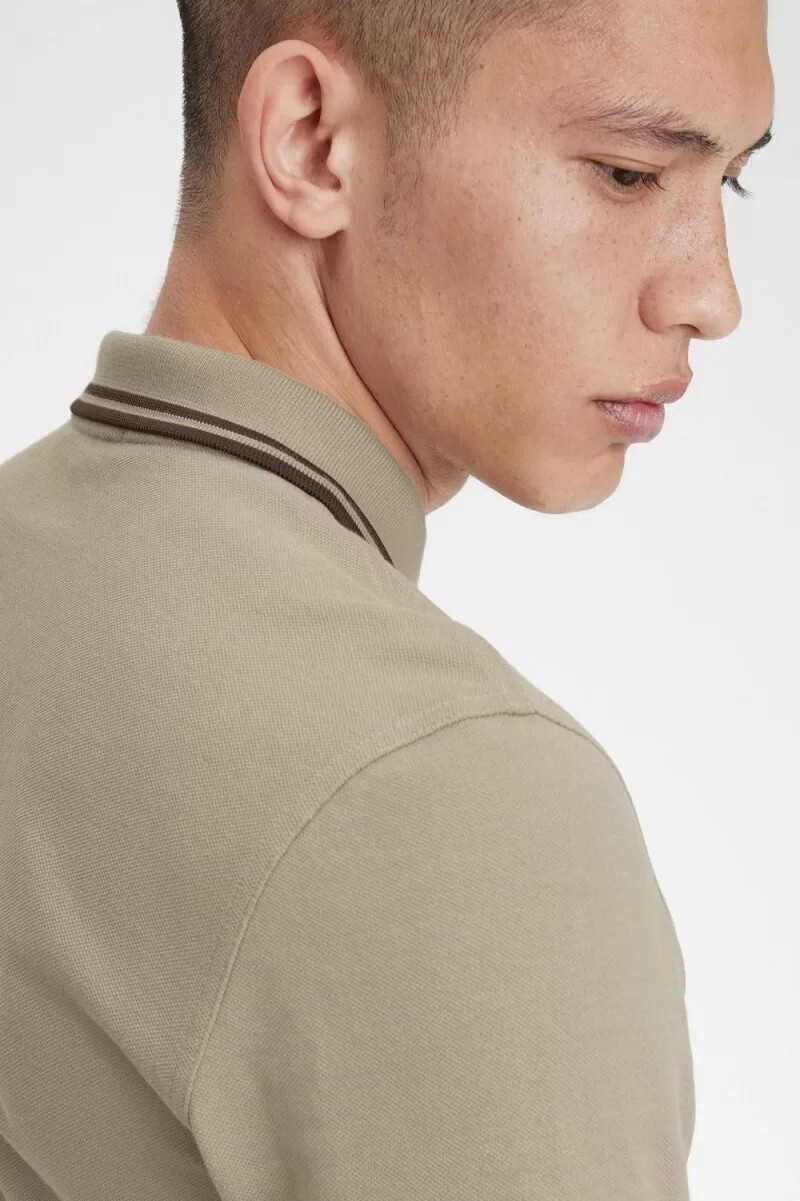 fred perry m3636 camicia da uomo grigio caldo rosso scuro