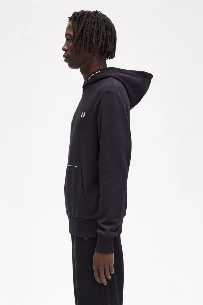 felpa con cappuccio stampata fred perry da uomo nera