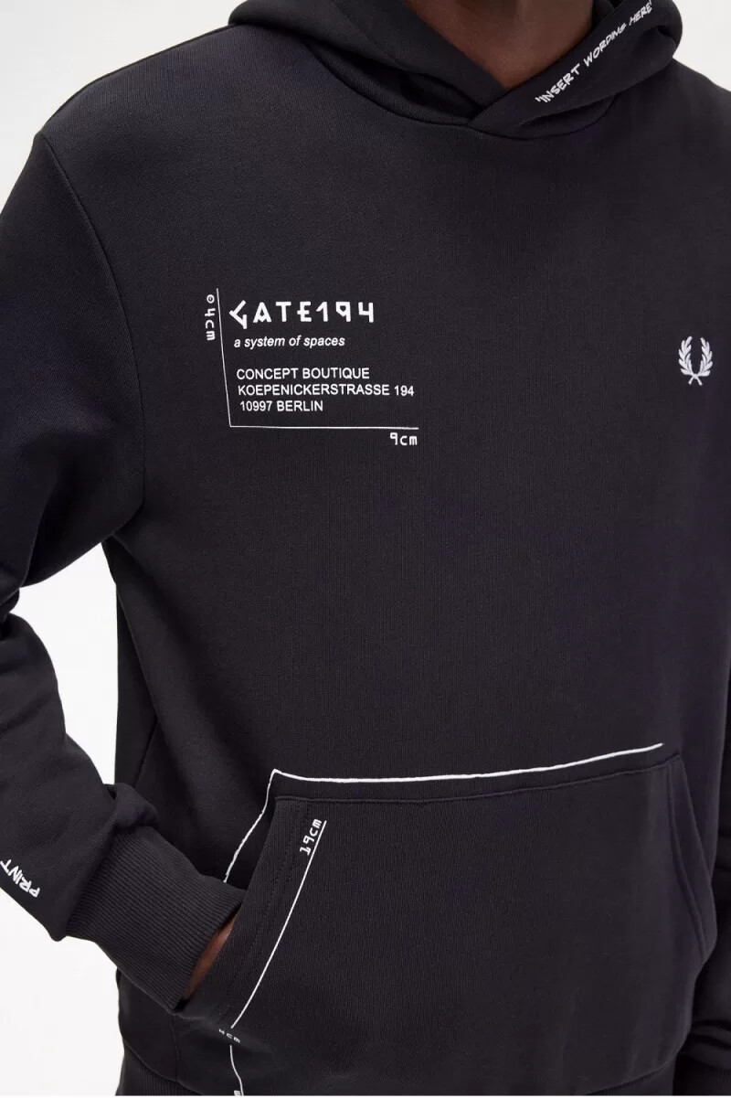 felpa con cappuccio stampata fred perry da uomo nera