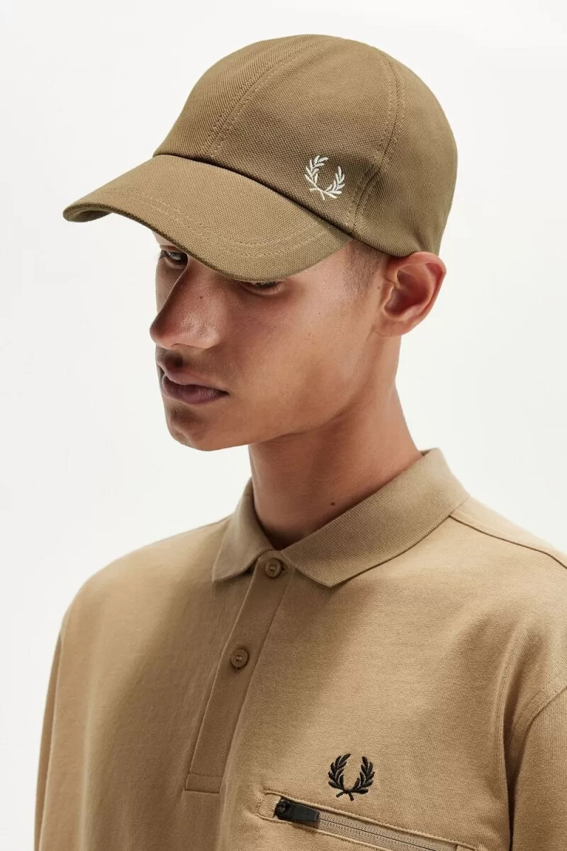cappellini da uomo fred perry classic pique marrone beige