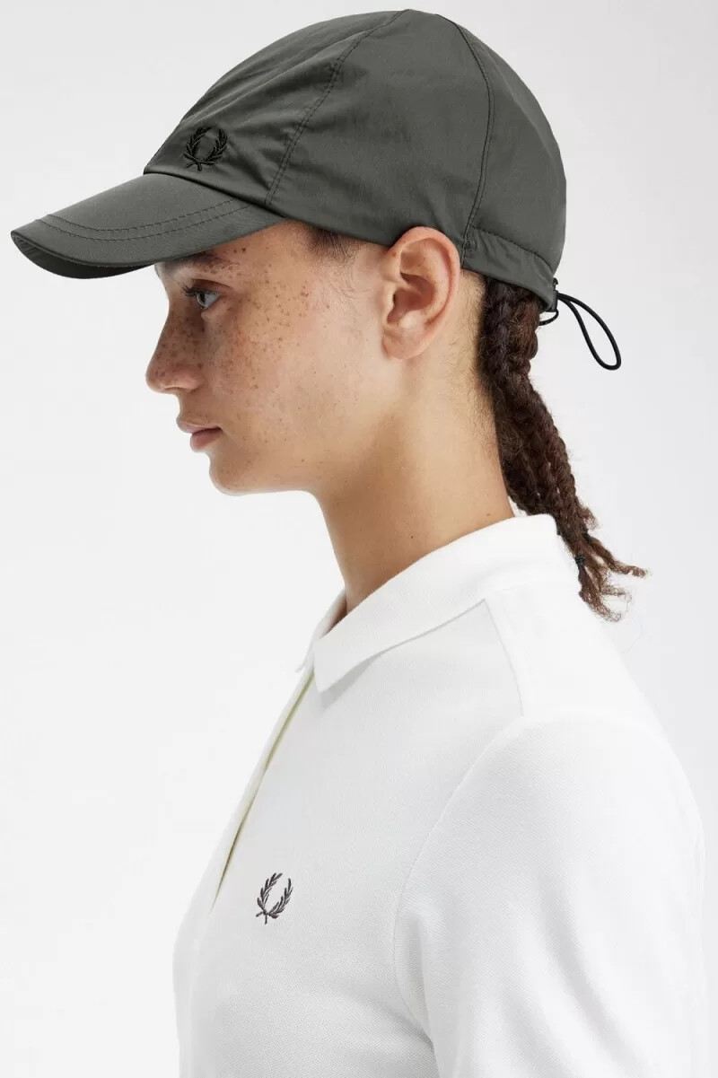 cappellini regolabili da uomo fred perry field green