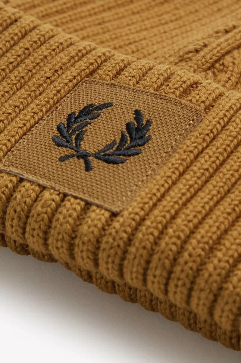 cappellini da uomo a coste con toppa firmata fred perry caffè scuro e nero
