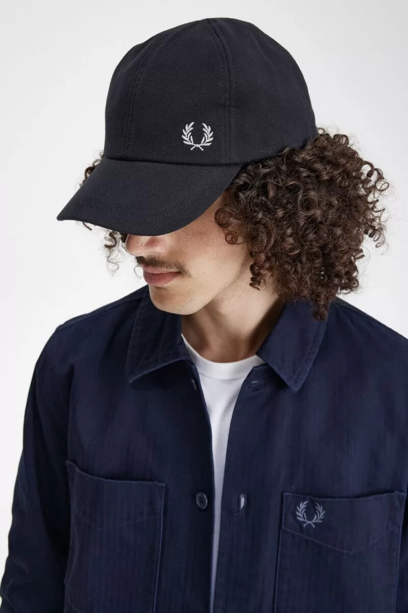 cappellini da uomo fred perry classic pique blu navy bianco neve