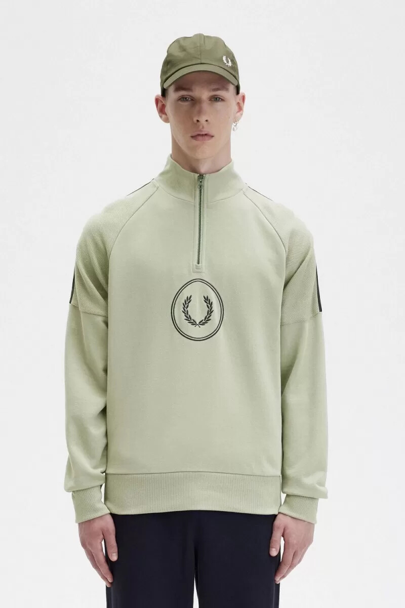 felpa da uomo con mezza zip e marchio fred perry circle color menta