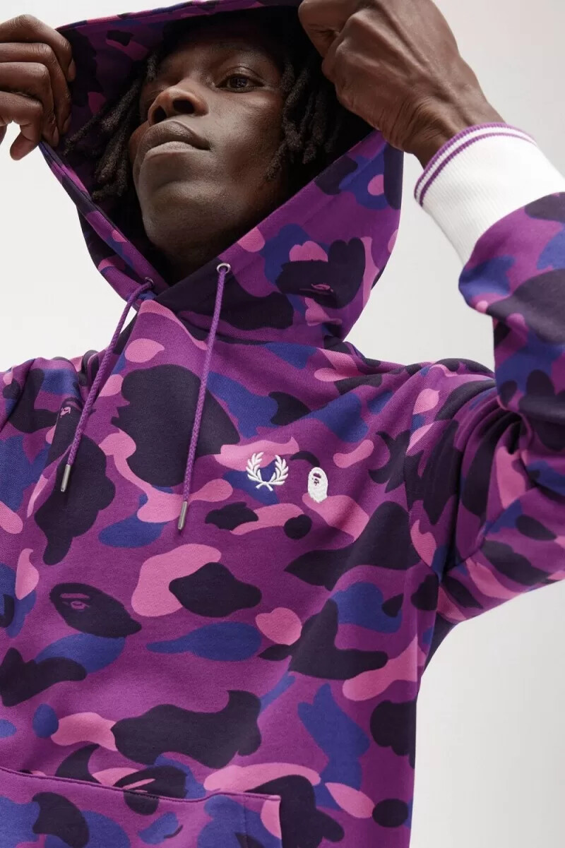 felpa con cappuccio mimetica da uomo fred perry viola
