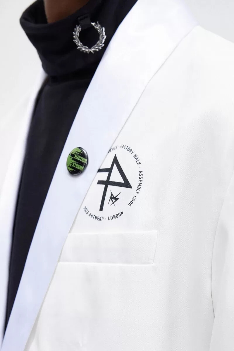 blazer con collo a scialle fred perry da uomo bianco