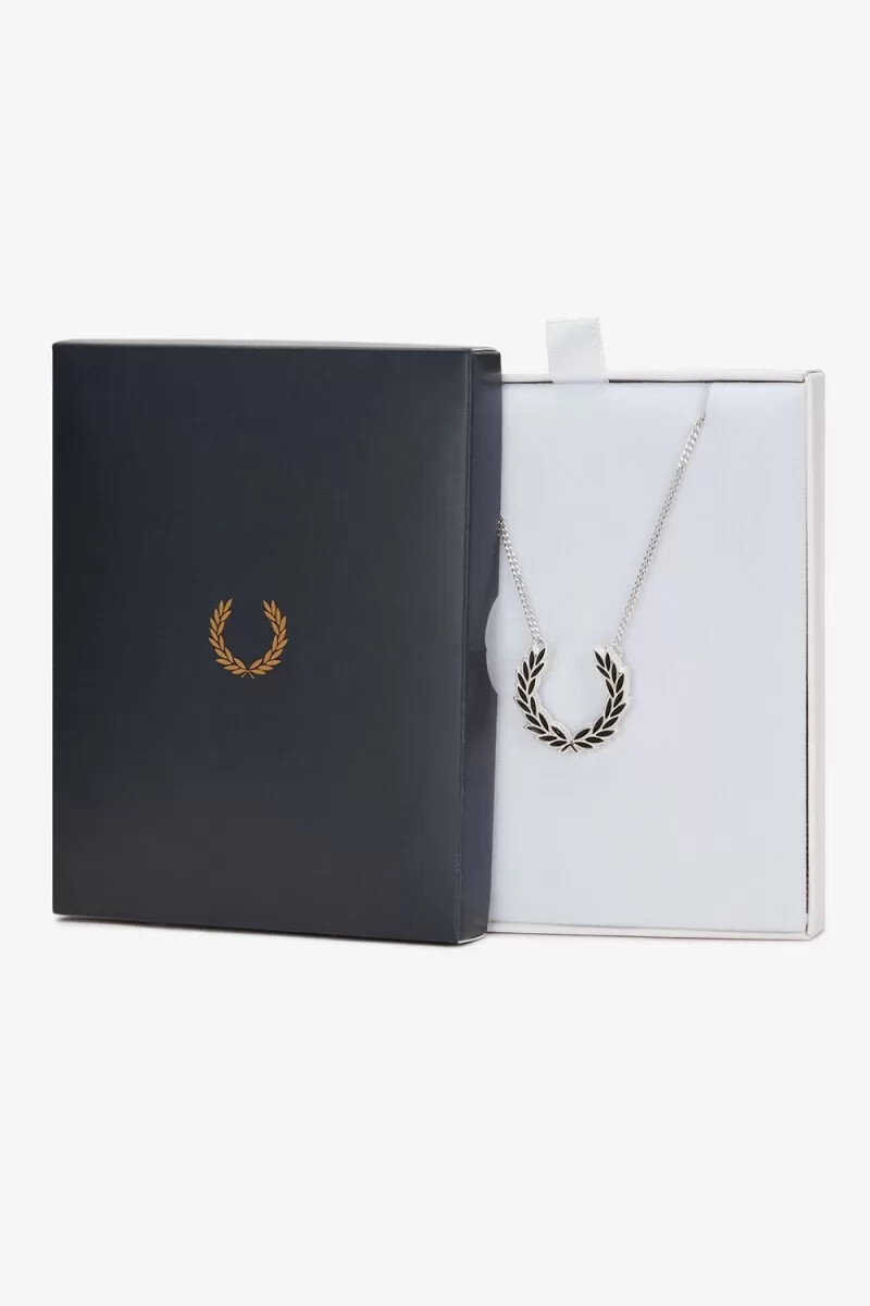 collana fred perry laurel wreath da uomo in argento metallizzato