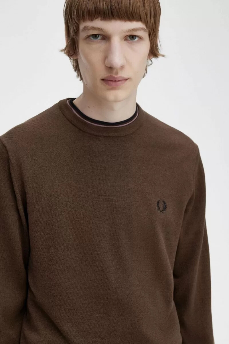 maglione girocollo classico da uomo fred perry color tabacco bruciato
