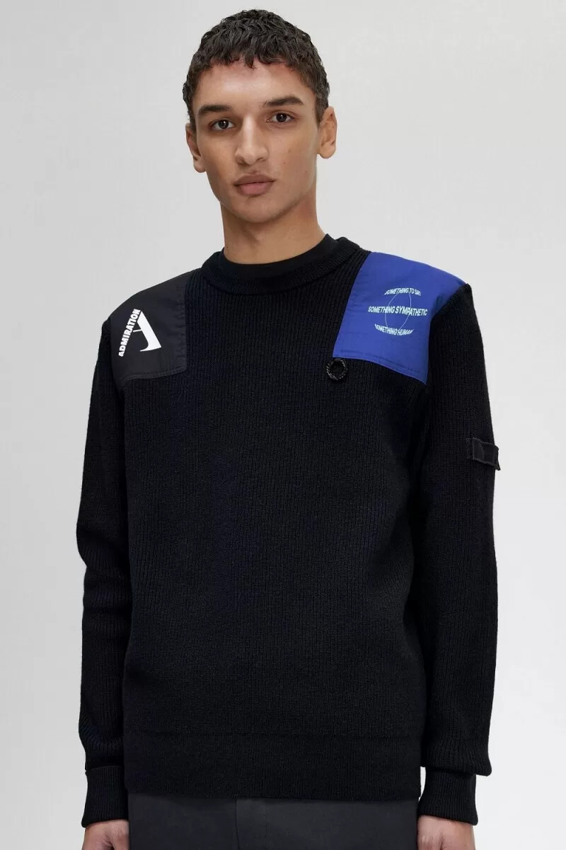 maglione da uomo fred perry con toppa e dettaglio nero