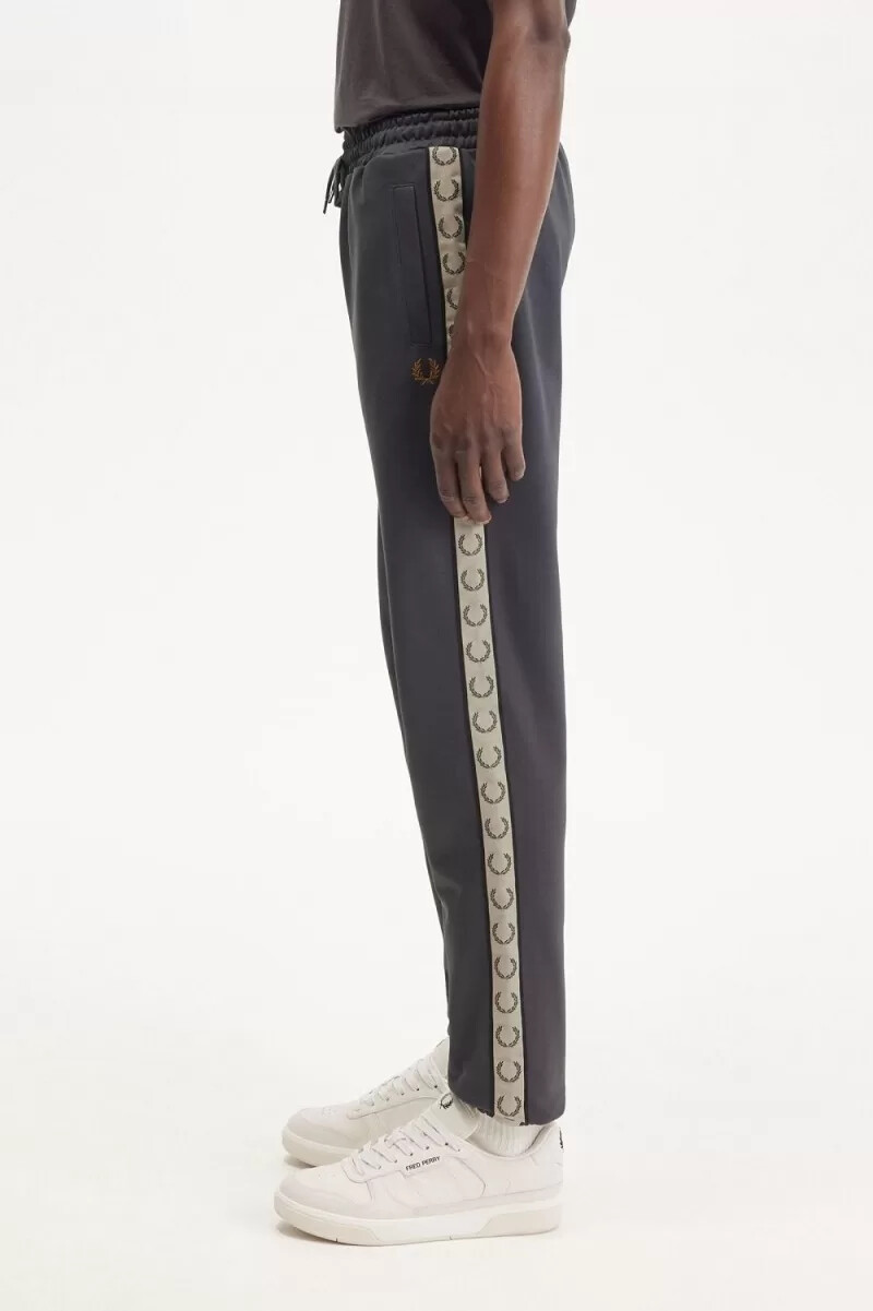 pantaloni da uomo fred perry contrast tape track anchor grey black