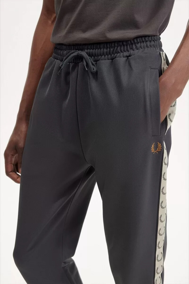 pantaloni da uomo fred perry contrast tape track anchor grey black
