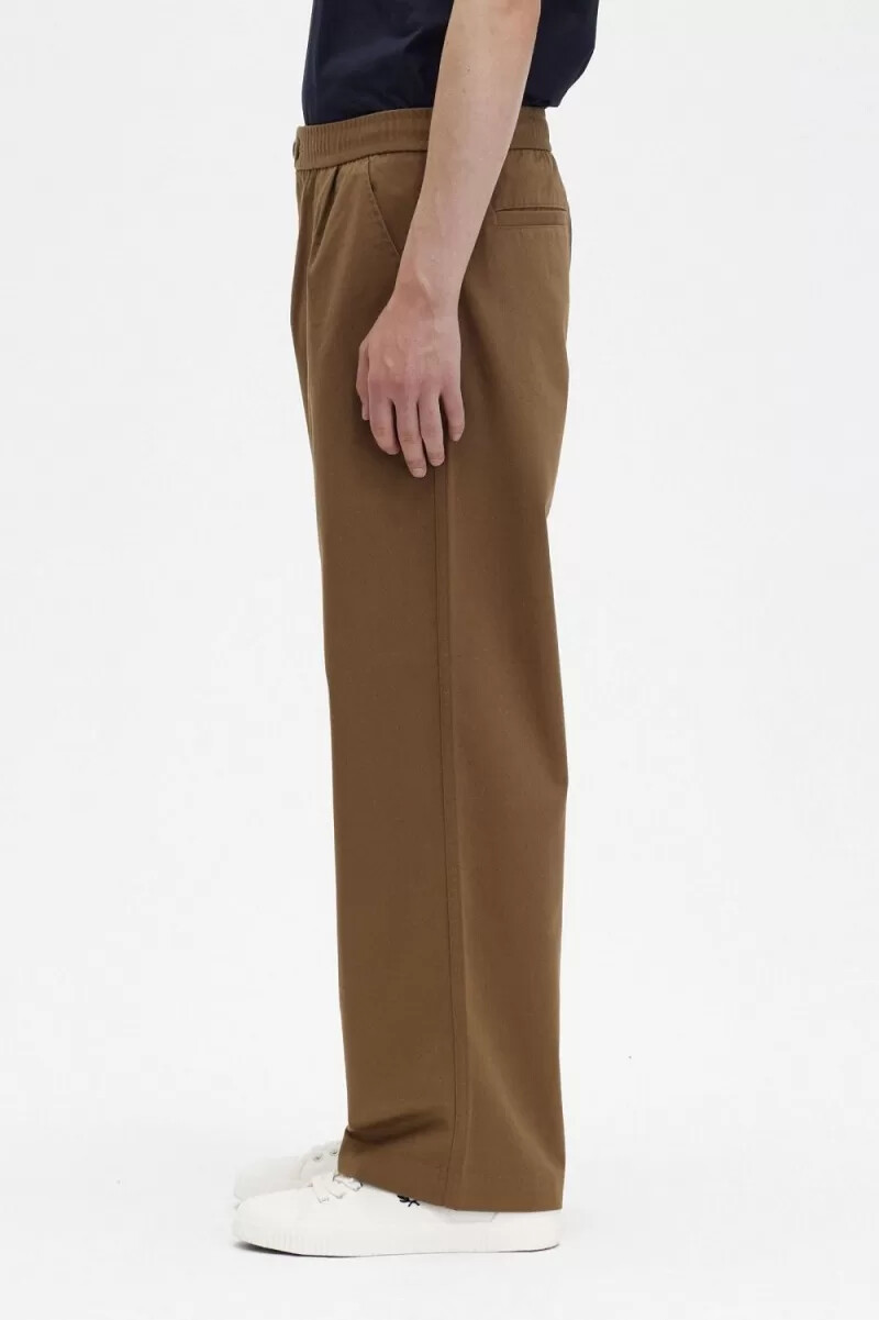 pantaloni da uomo con coulisse a gamba larga fred perry marroni