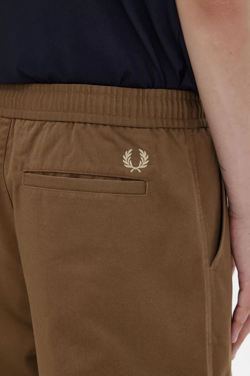 pantaloni da uomo con coulisse a gamba larga fred perry marroni