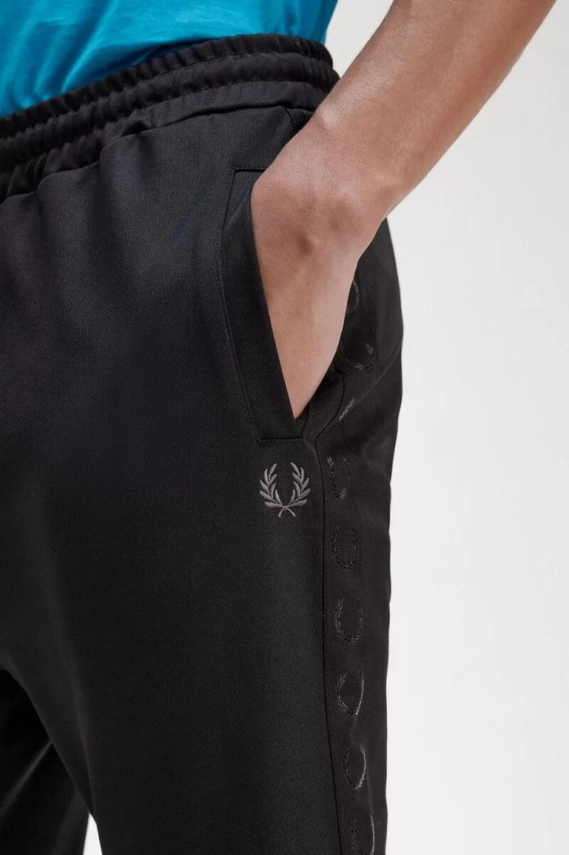 pantaloni da uomo fred perry taped track neri