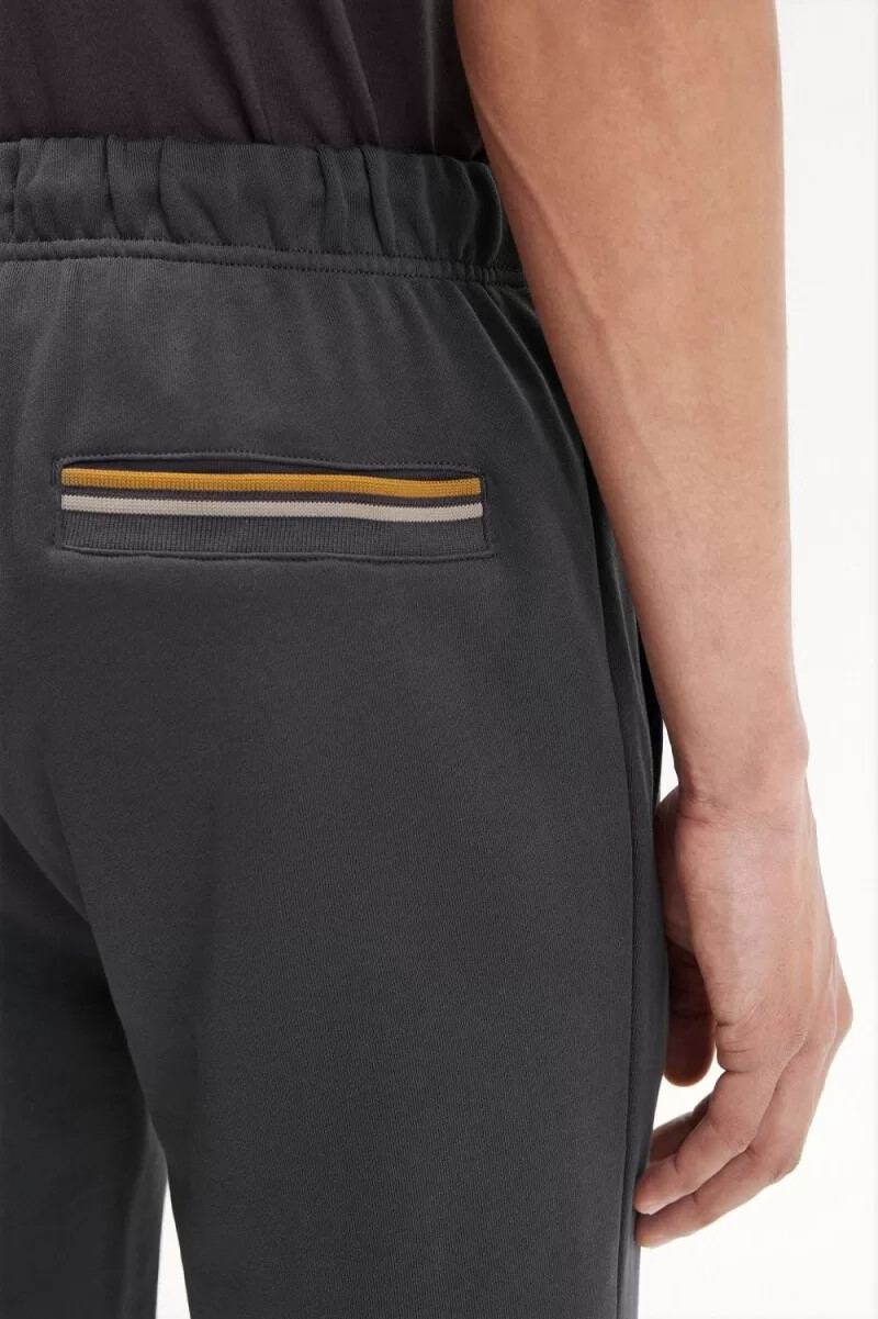 pantaloni da uomo fred perry loopback sweat anchor grey dark coffee