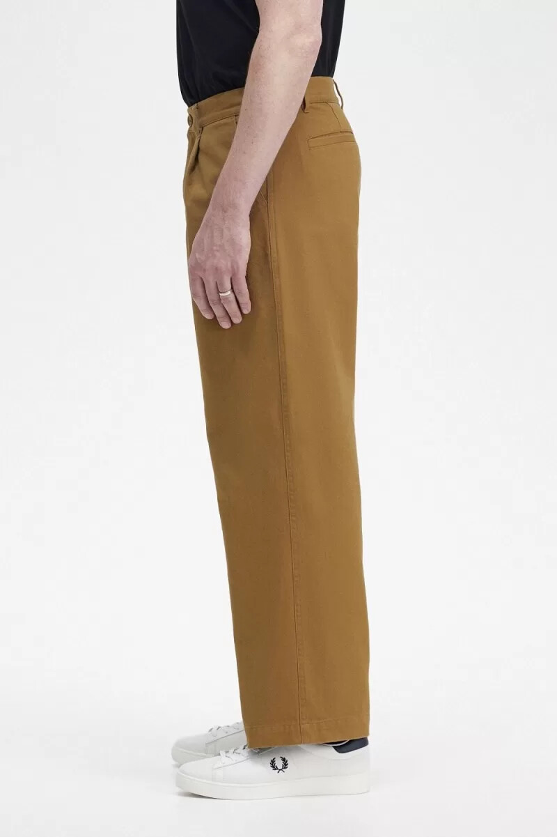 pantaloni da uomo a gamba dritta fred perry marroni