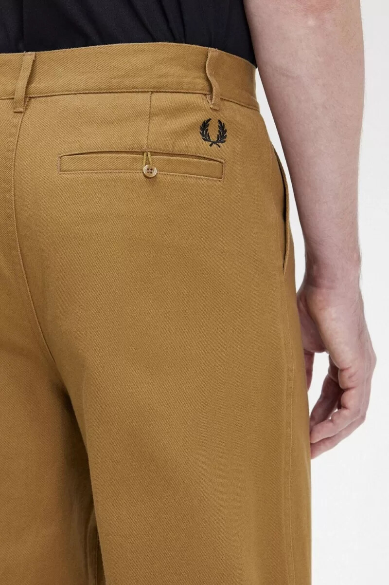 pantaloni da uomo a gamba dritta fred perry marroni