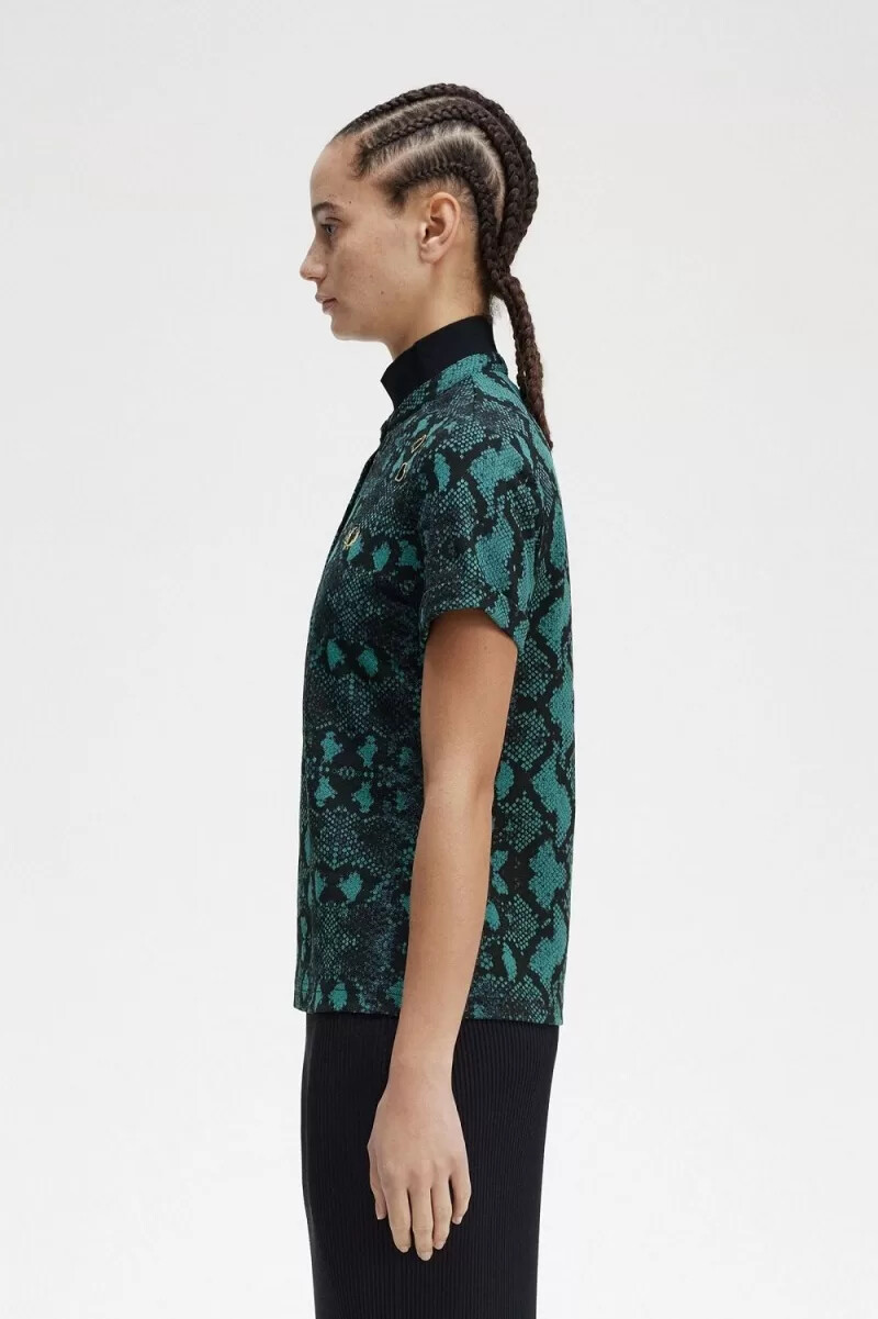 polo da donna fred perry con stampa serpente colore menta intenso