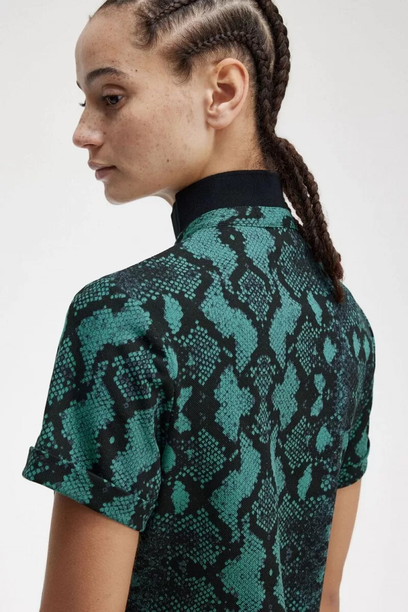 polo da donna fred perry con stampa serpente colore menta intenso