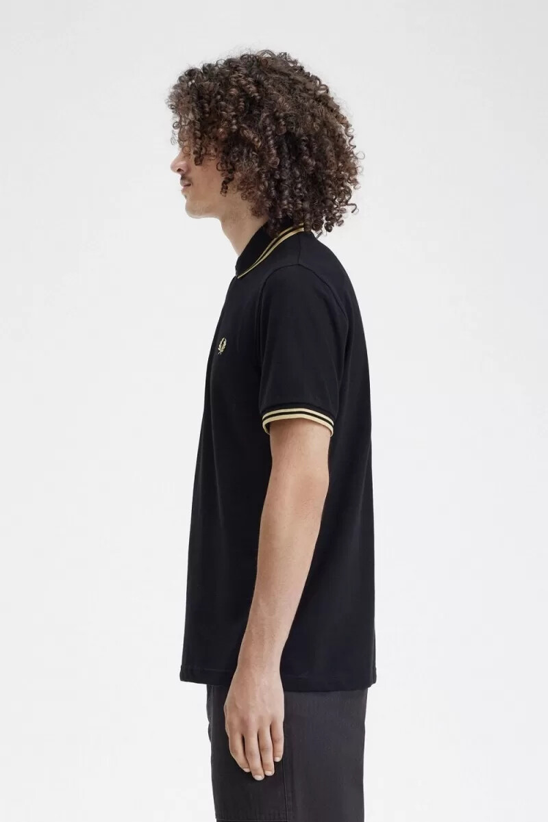 polo da uomo fred perry shanghai m12 colore nero champagne