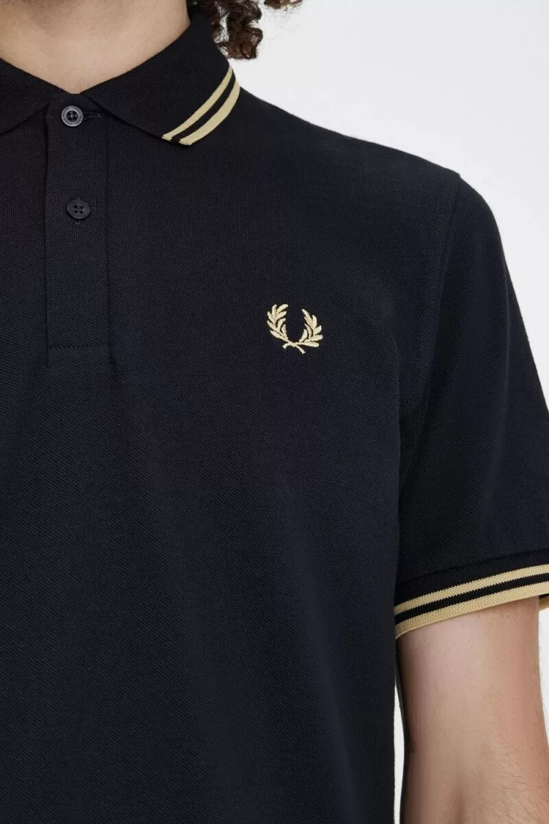 polo da uomo fred perry shanghai m12 colore nero champagne