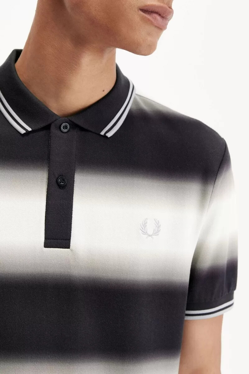 polo da uomo fred perry gradient stripe colore bianco neve