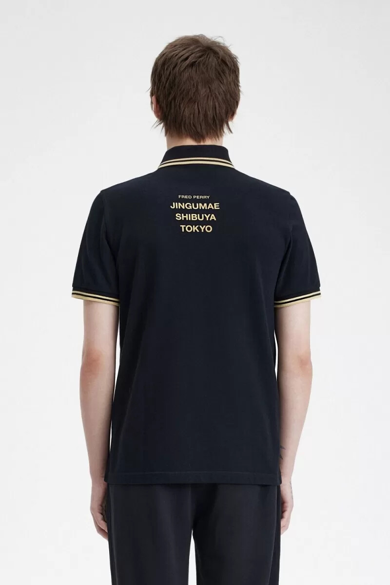 polo da uomo fred perry tokyo m12 colore nero champagne