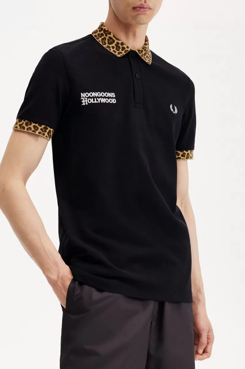 polo da uomo fred perry noongoons con stampa leopardata nera