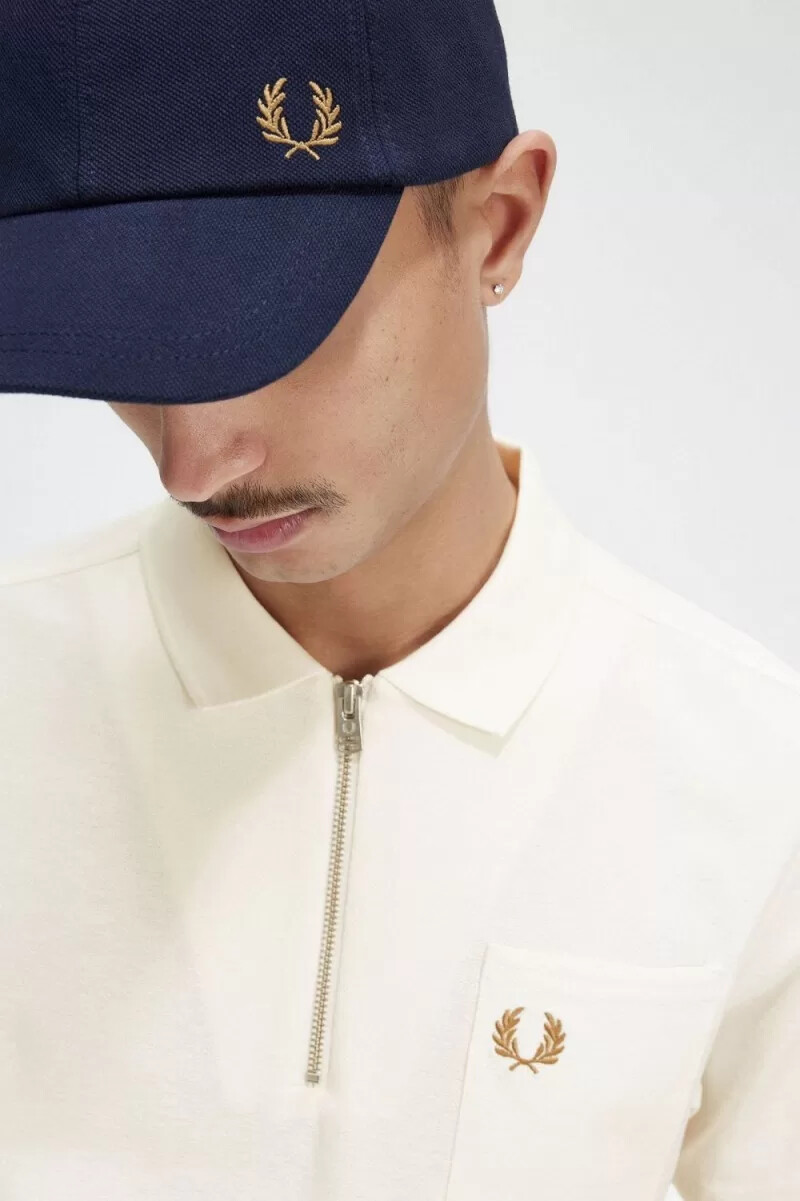 polo da uomo con zip e scollo testurizzato fred perry beige