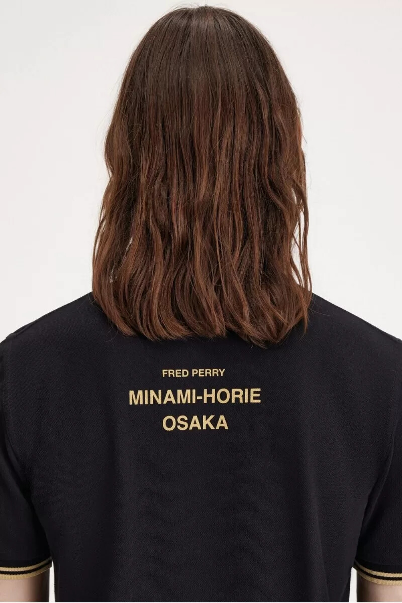 polo da uomo fred perry osaka m12 colore nero champagne
