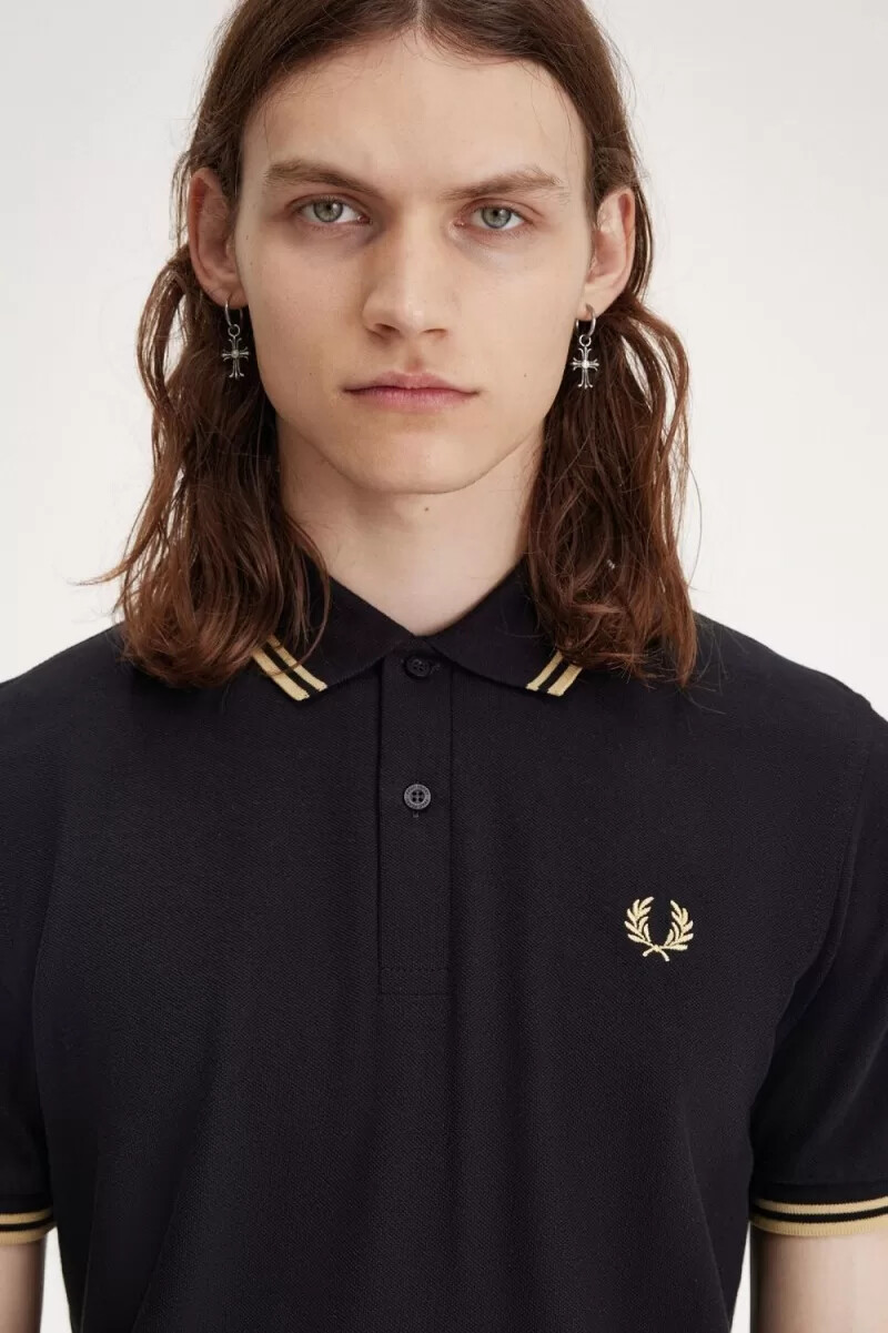 polo da uomo fred perry osaka m12 colore nero champagne