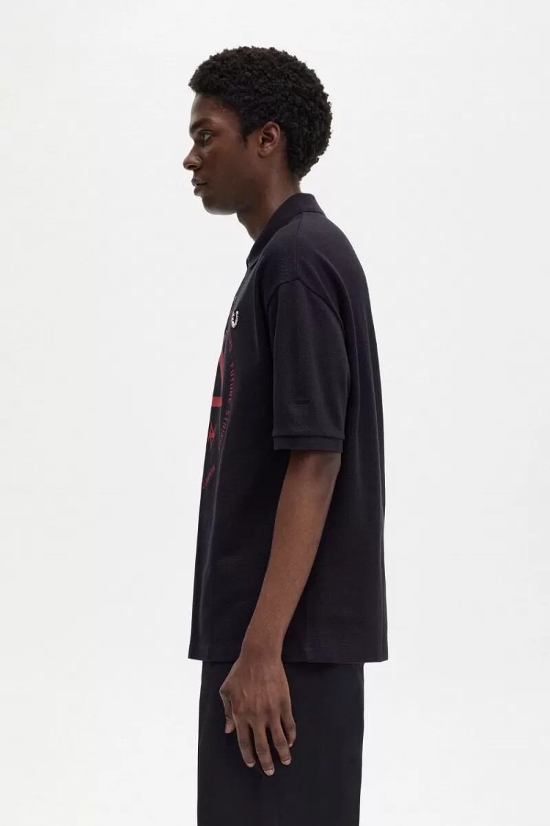 polo da uomo fred perry oversize con stampa blu navy