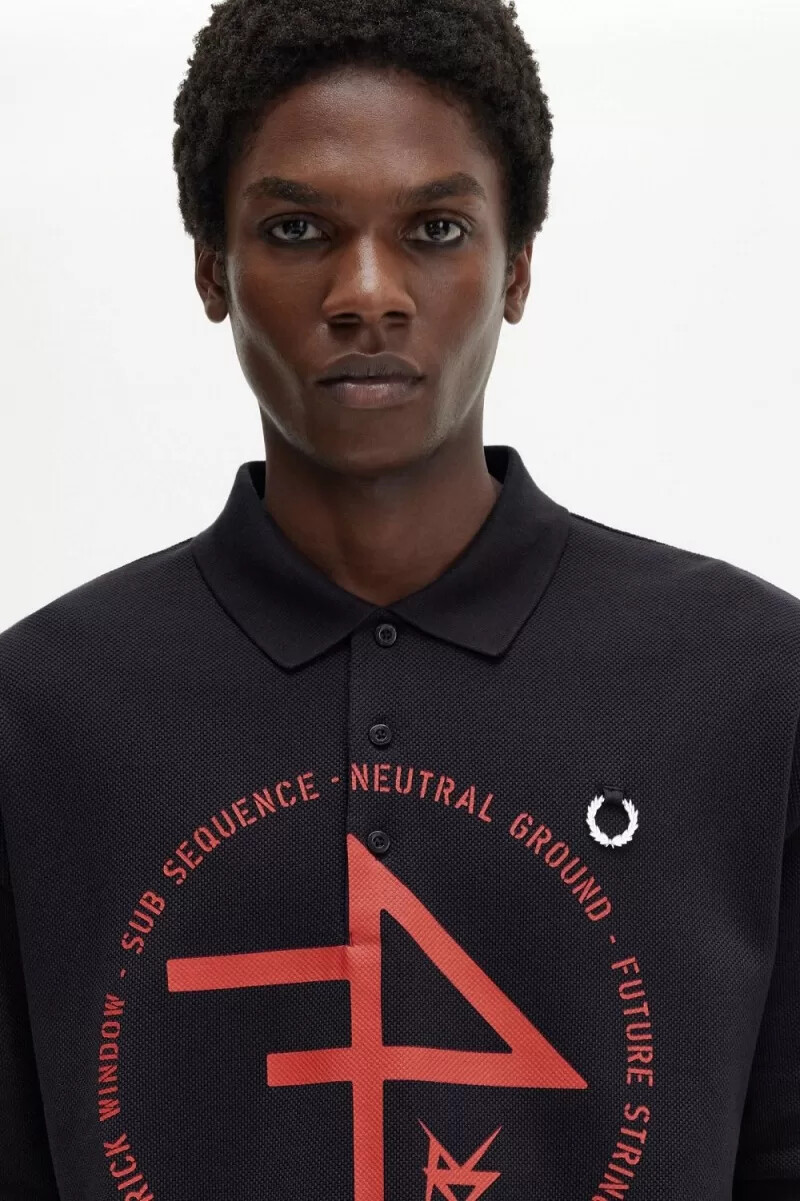 polo da uomo fred perry oversize con stampa blu navy