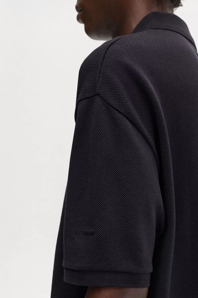 polo da uomo fred perry oversize con stampa blu navy