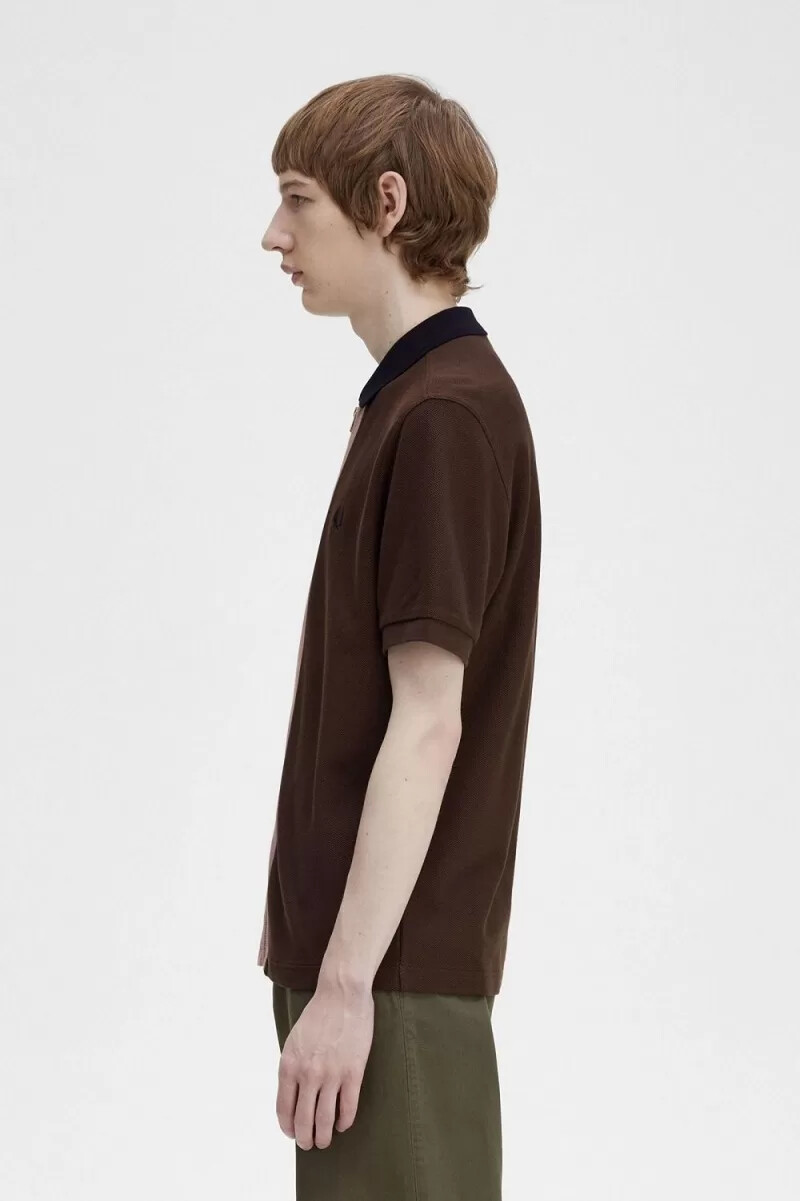 polo da uomo con zip fred perry color tabacco bruciato
