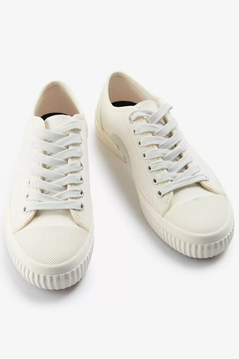 fred perry low hughes scarpe da ginnastica da donna color avorio e beige chiaro