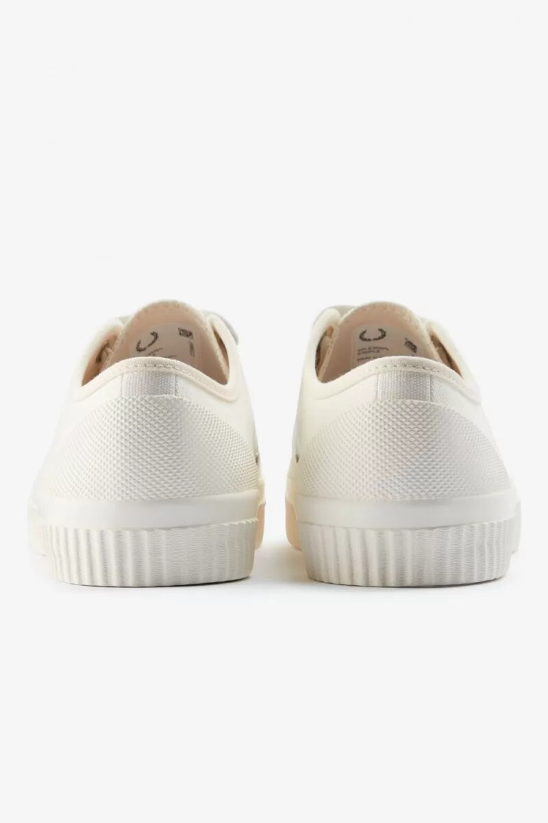 fred perry low hughes scarpe da ginnastica da donna color avorio e beige chiaro