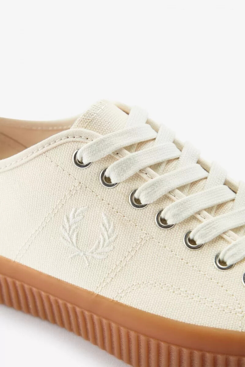 fred perry low hughes scarpe da ginnastica da donna beige beige chiaro