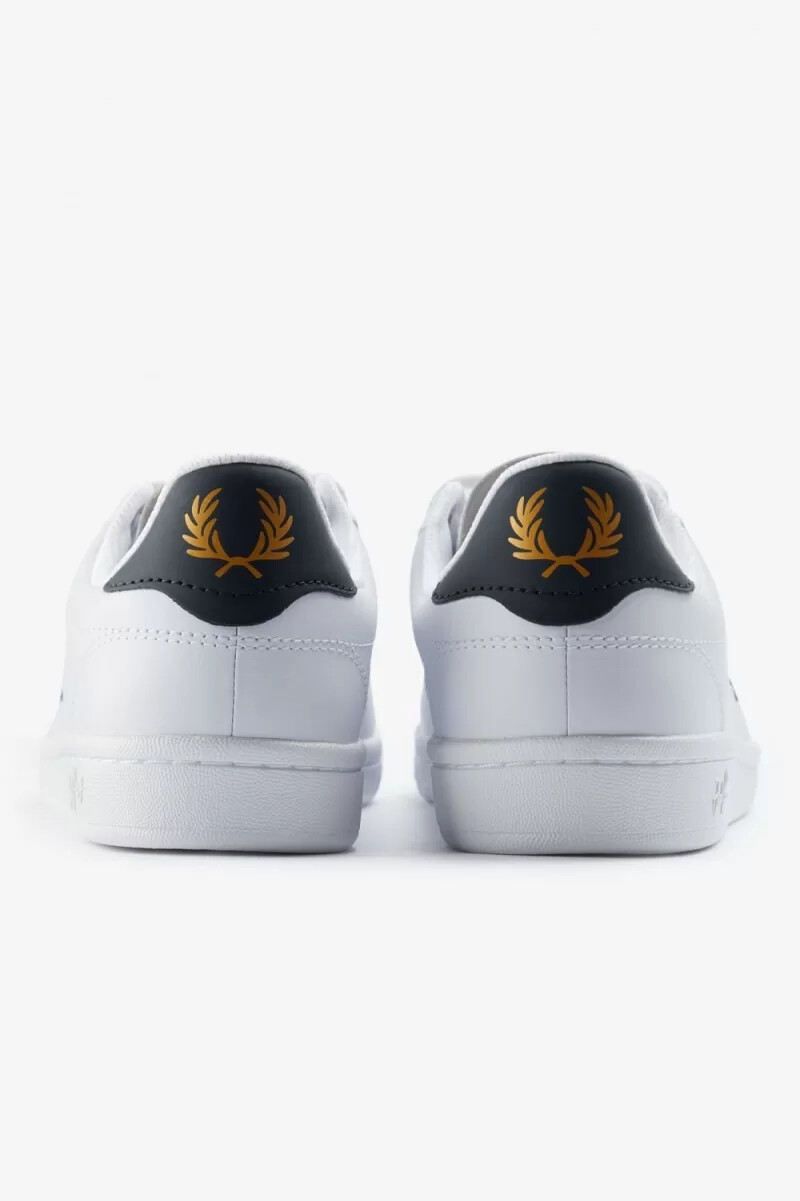 scarpe da tennis da uomo fred perry b721 bianche e blu navy